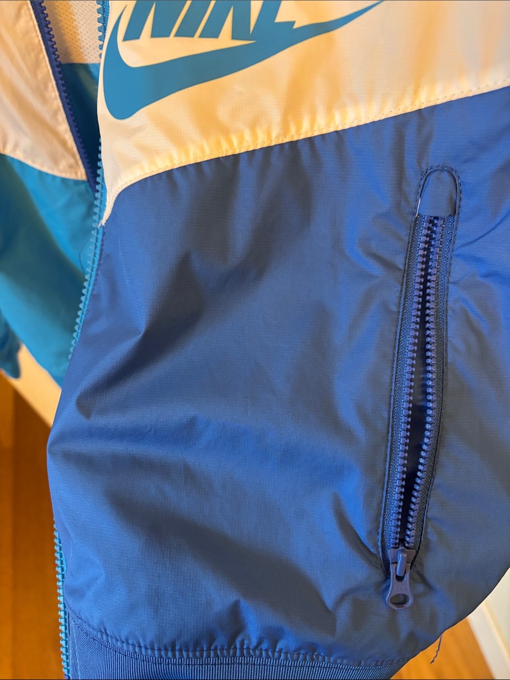 Nike White & Blue Colorblock Hooded Windbreaker Jacket - Picture 4 of 6